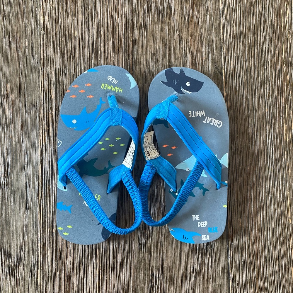 4/$20 Carters kids flip flops